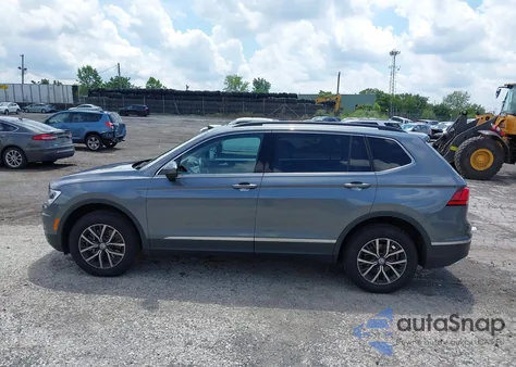 2020 Volkswagen Tiguan 2.0T Se/2.0T Se R-Line Black/2.0T Sel from USA, damaged, VIN 3VV2B7AX2LM038095